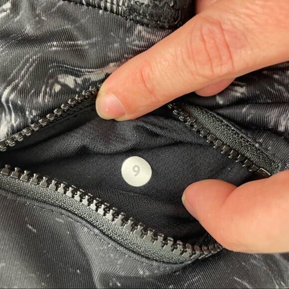 Lululemon Runday Full-On Luxtreme Arsenal Crop Leggings - Picture 11 of 11